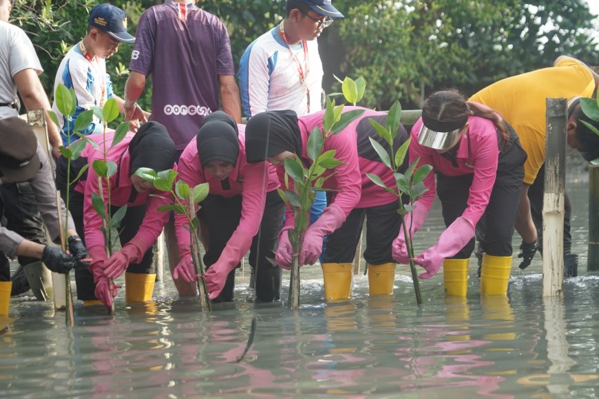 YKB Tanjung Perak Gelar Penghijauan di Kawasan Pesisir